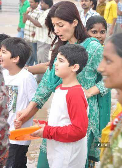 Sara Ali Khan attends Kartik Aaryan's Ganesh Chaturthi celebration, actor  gives a glimpse of his home