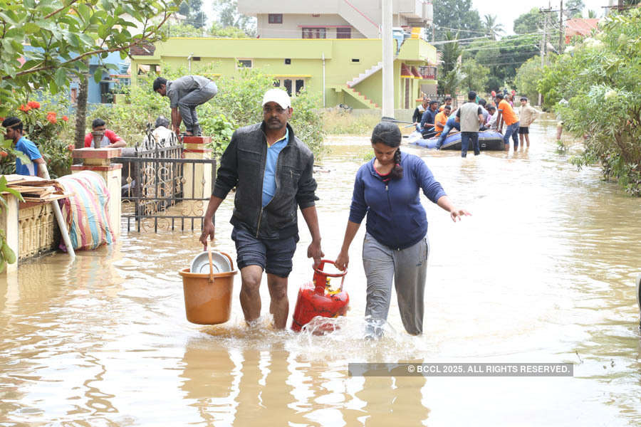 Rescue ops at full throttle in flood-hit Kerala