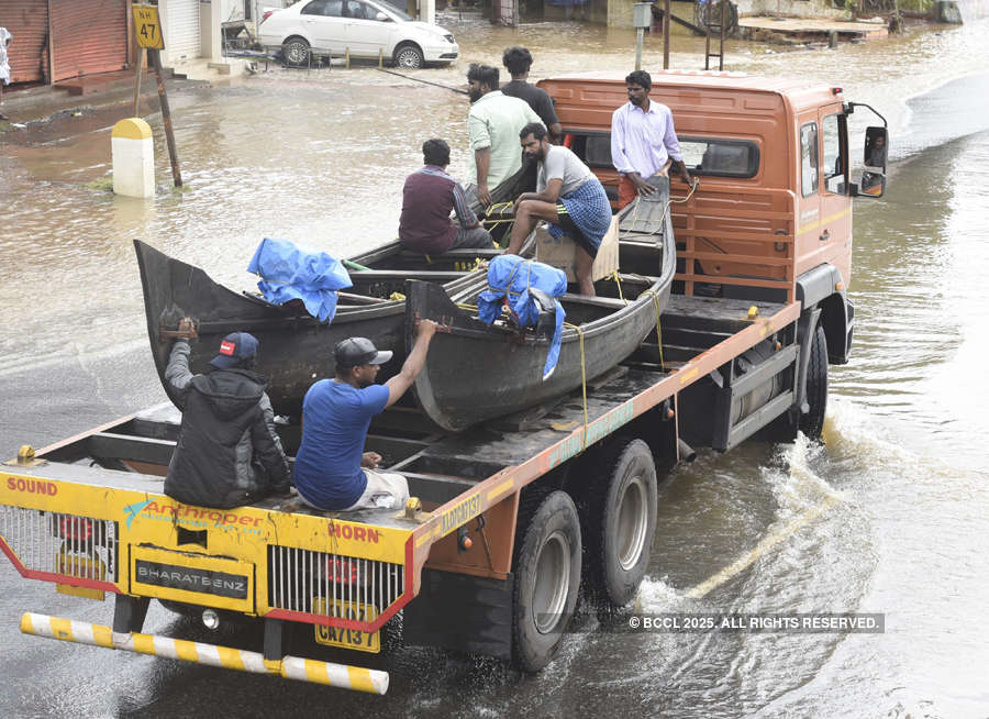 Rescue ops at full throttle in flood-hit Kerala