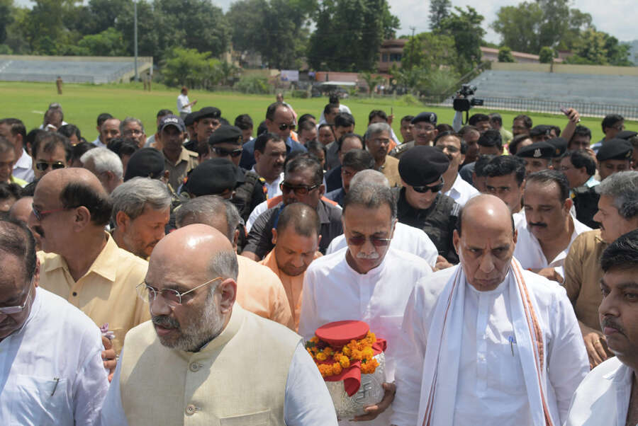 Vajpayee's ashes immersed in Ganga at Haridwar 