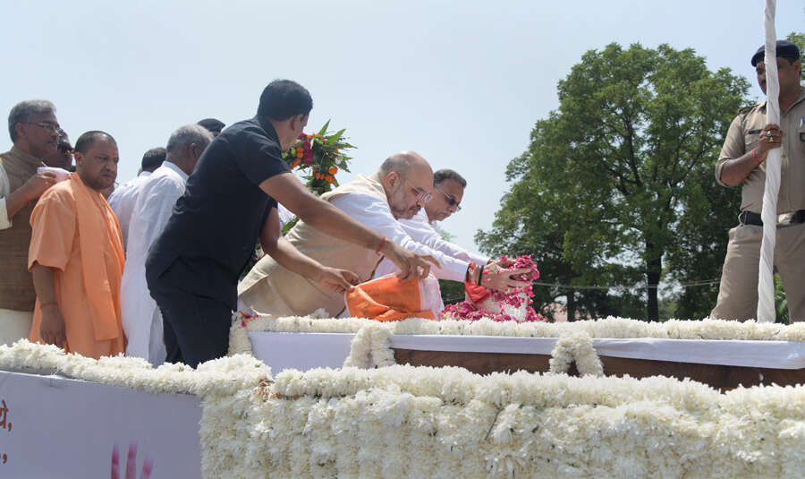 Vajpayee's ashes immersed in Ganga at Haridwar 