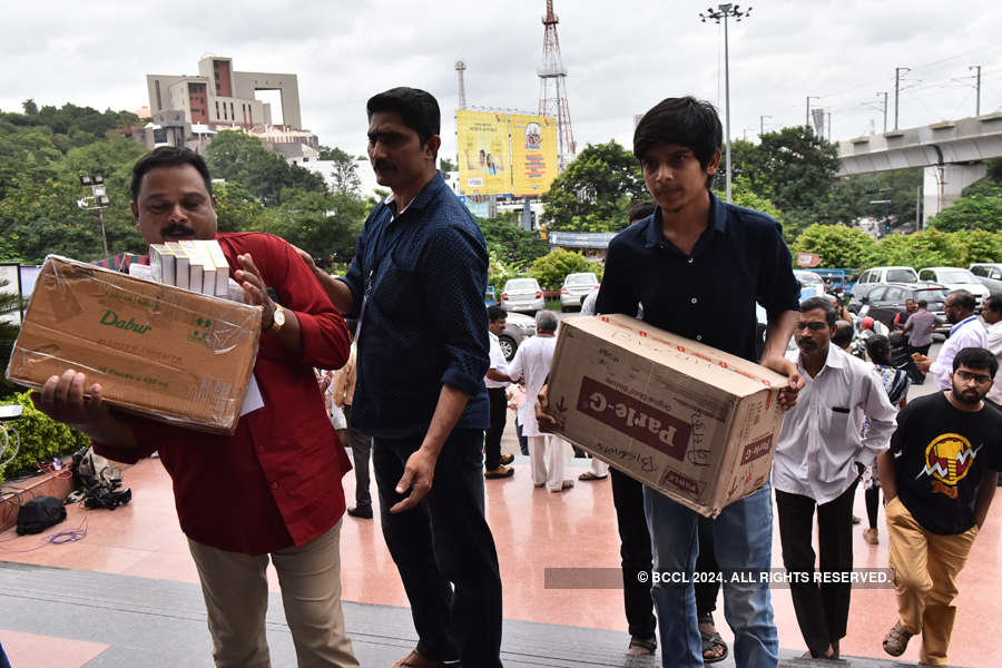 Nation extends help to Kerala flood victims