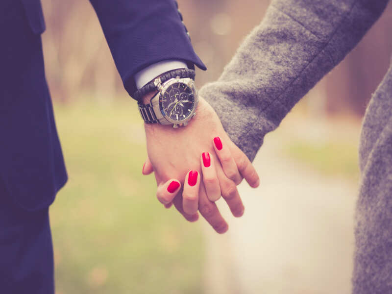 If you are dating one of these zodiac signs, don't expect an early  commitment | The Times of India