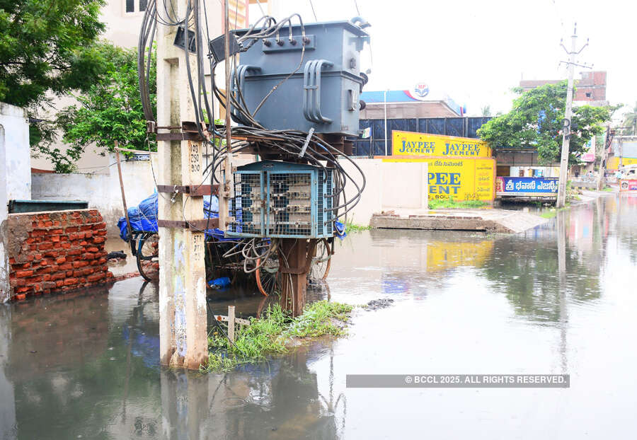 Heavy downpour lashes Vijayawada