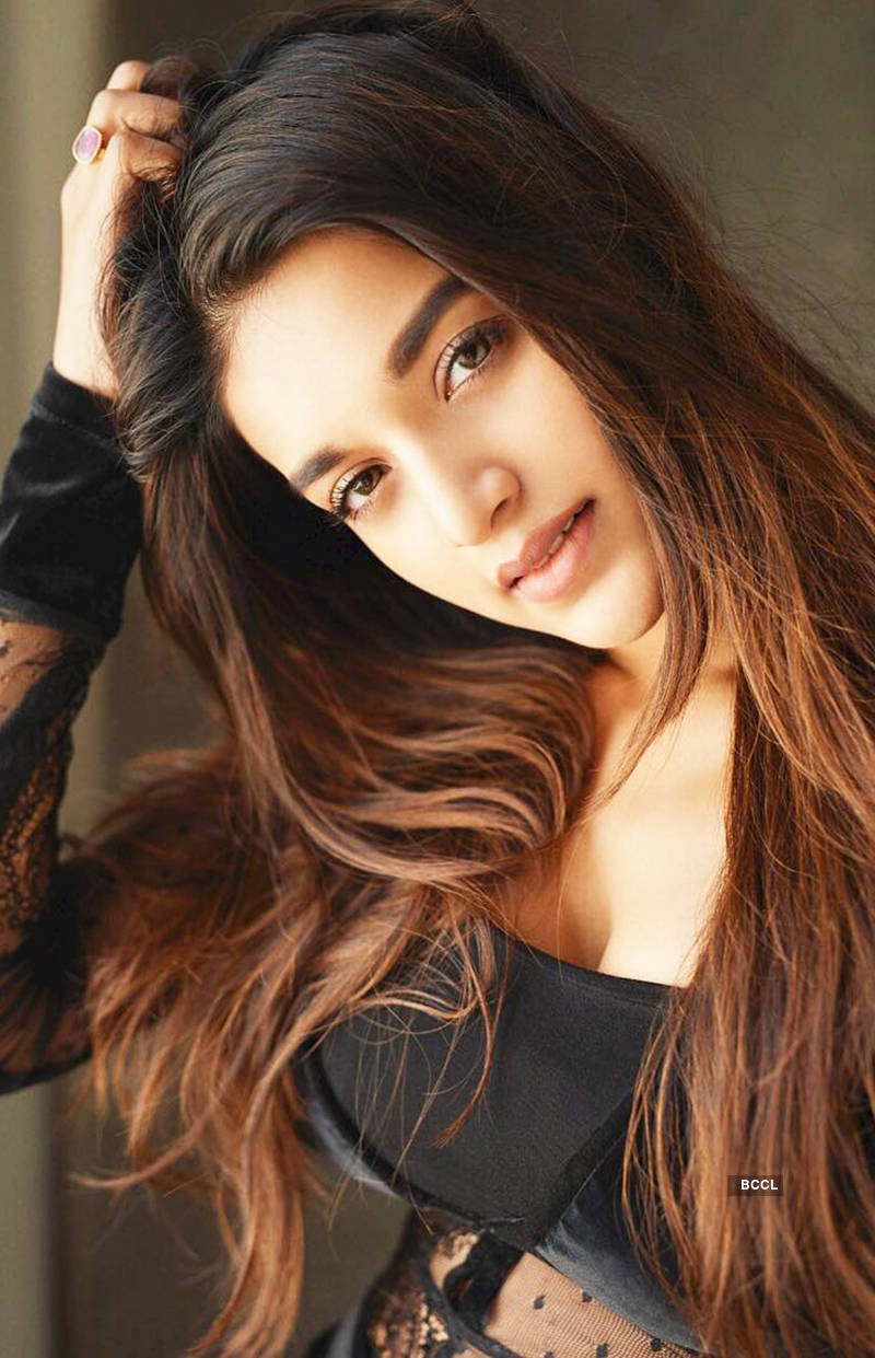 Nidhhi Agerwal’s bewitching photoshoots are sweeping the internet