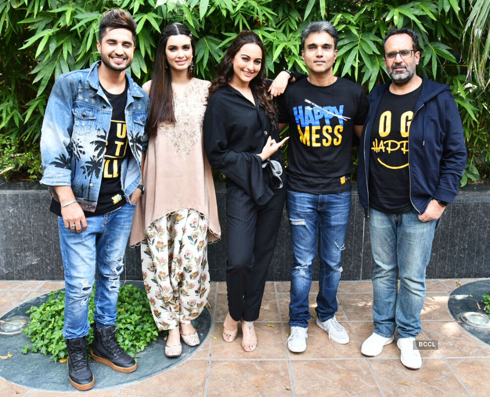 Aanand L. Rai, Jassie Gill, Diana Penty, Sonakshi Sinha and Mudassar Aziz 