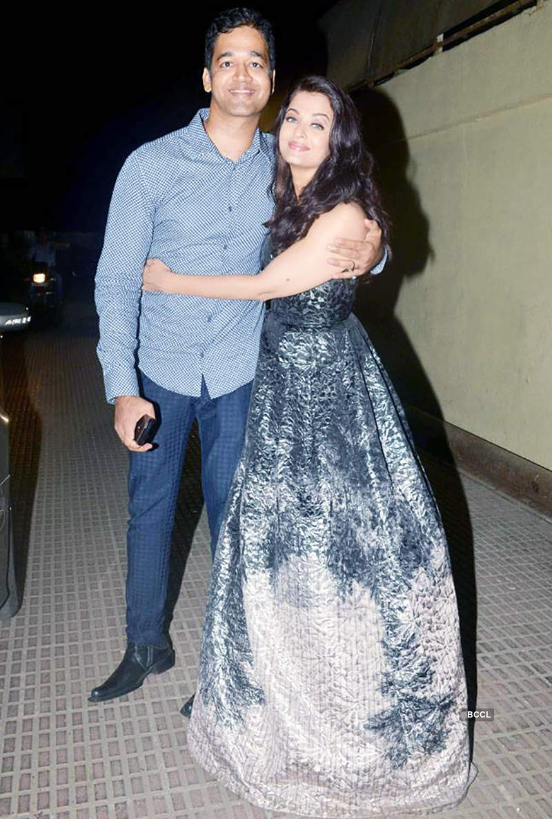 Candid pictures of Bollywood stars with their lesser known siblings