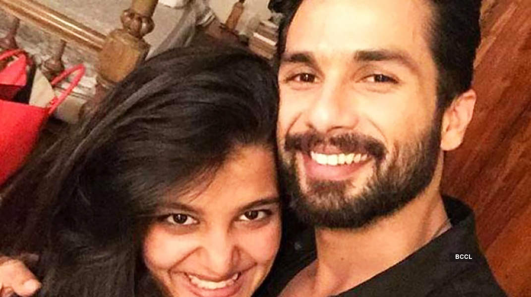 Candid pictures of Bollywood stars with their lesser known siblings