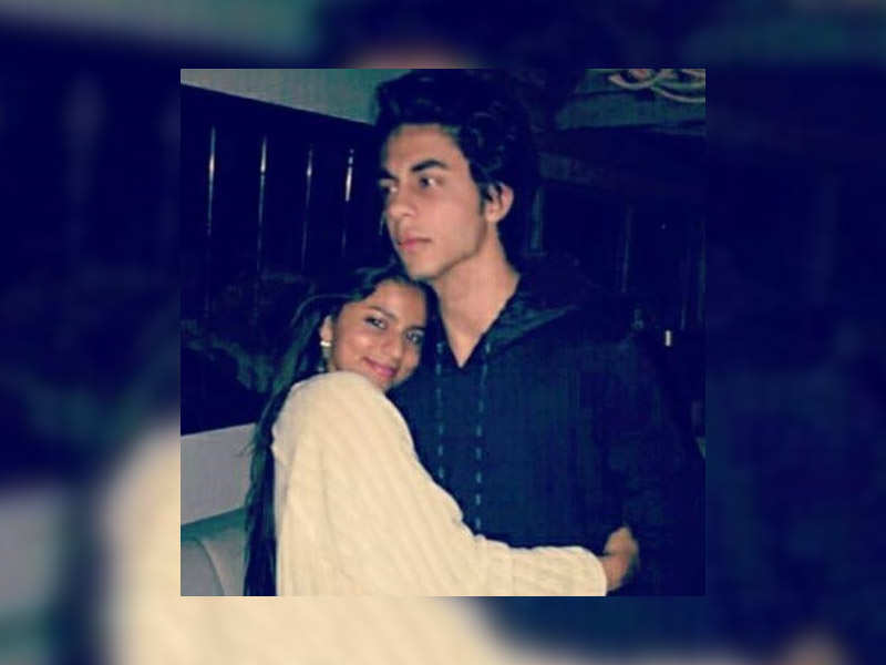 Photo: Suhana Khan and Aryan Khan share a warm hug