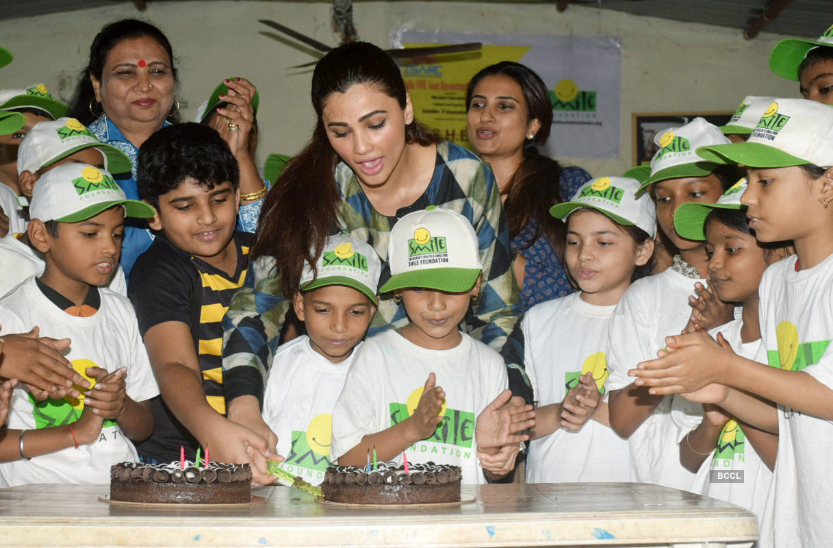 Daisy Shah's pre-birthday celebration with underprivileged kids