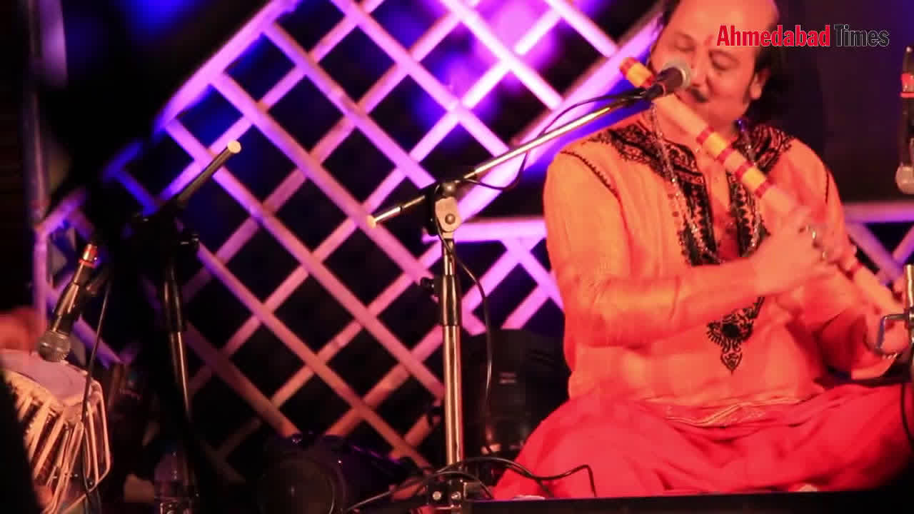 Ronu Majumdar, a musician par excellence performs in Ahmedabad