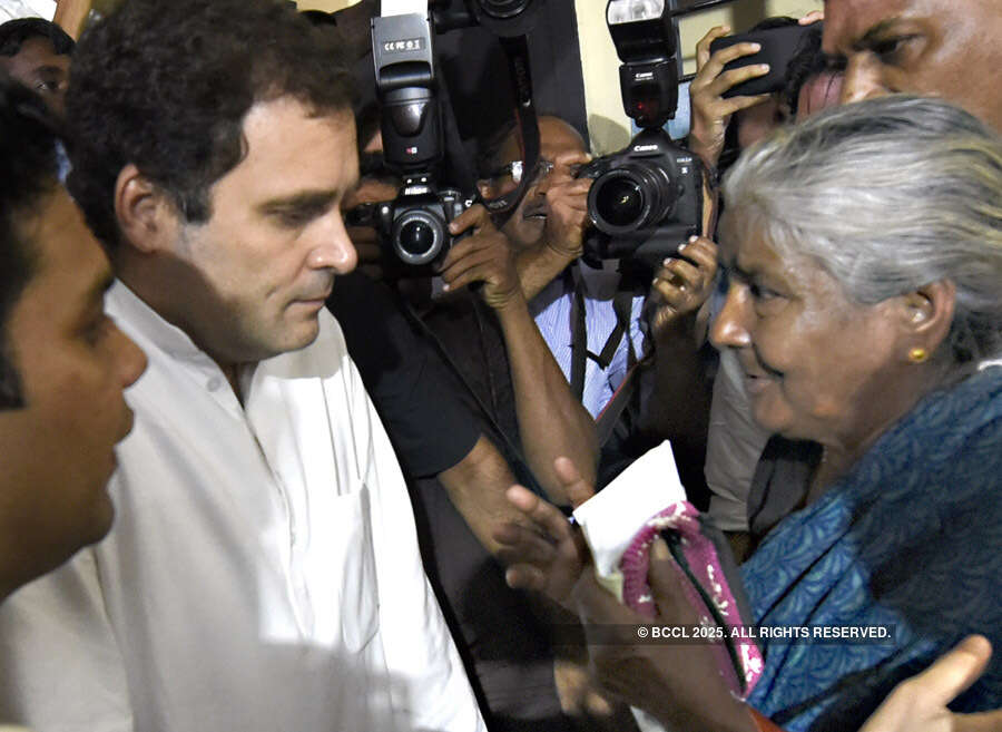 Rahul Gandhi visits flood relief camps in Kerala