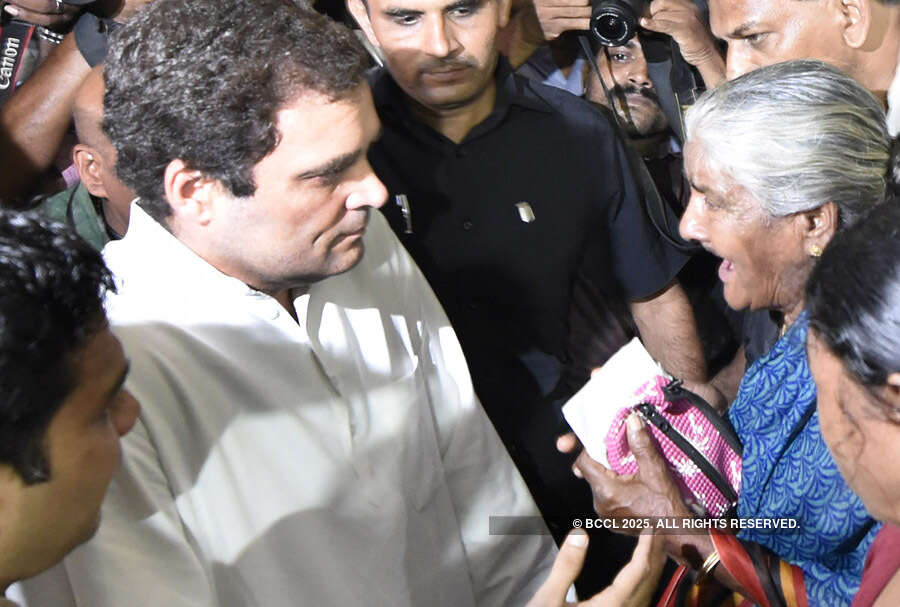 Rahul Gandhi visits flood relief camps in Kerala