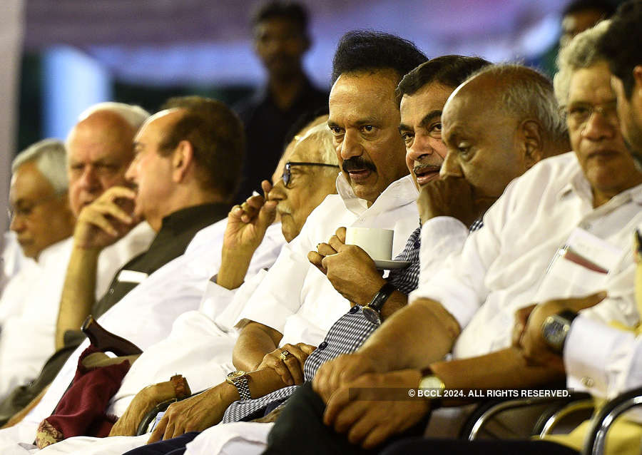 DMK holds Karunanidhi's prayer meet in Chennai