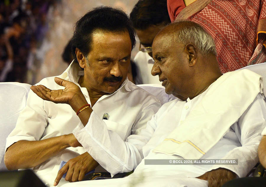 DMK holds Karunanidhi's prayer meet in Chennai