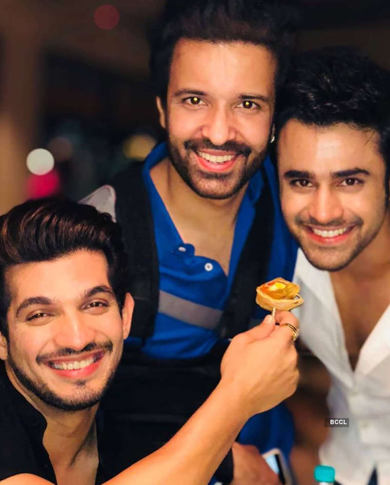 Inside pictures of Sanjeeda and Aamir Ali's restaurant anniversary party