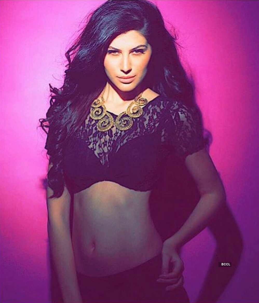 Meet Bollywood actress Elnaaz Norouzi, the gorgeous Iranian beauty...