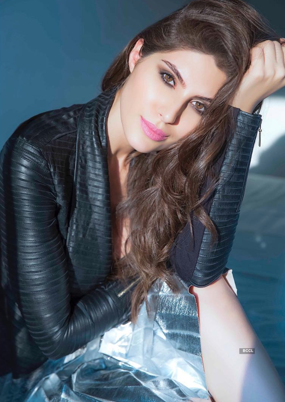 Meet Bollywood actress Elnaaz Norouzi, the gorgeous Iranian beauty...