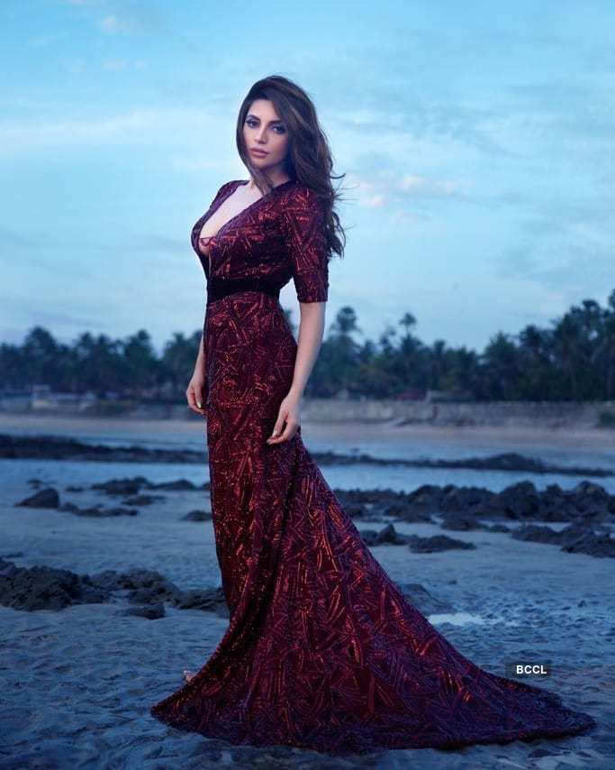 These beautiful holiday pictures of diva Shama Sikander are going viral…