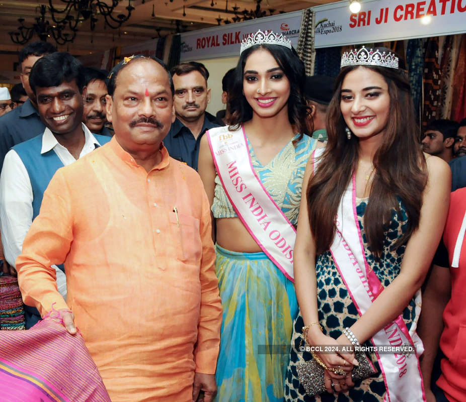 Koena Mitra inaugurates Kuchai Silk Expo