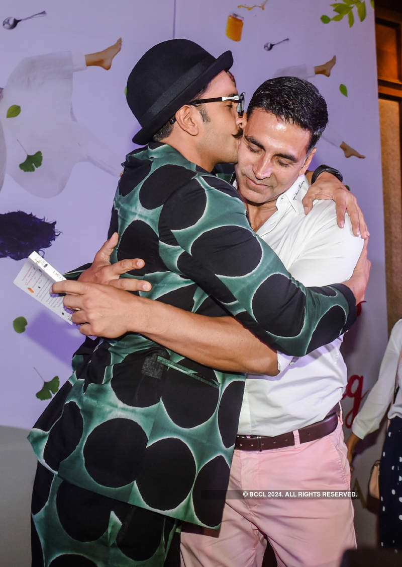 Ranveer Singh And Akshay Kumar's Bromance Steal The Limelight At ...