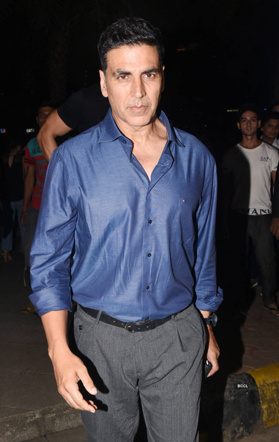 Inside Pics Of Akshay Kumar's Surprise Birthday Celebrations With ...