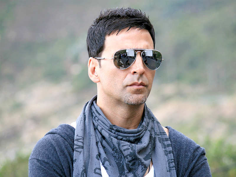 Akshay Kumar salutes families of martyred soldiers