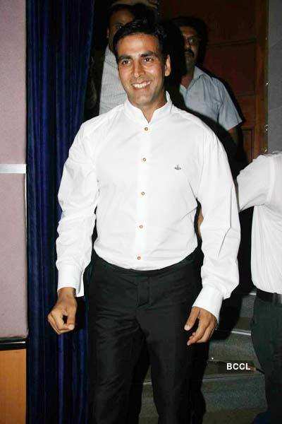 Akshay at Hindi Parishad