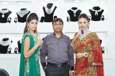 'Timeless Jewels' exhibition