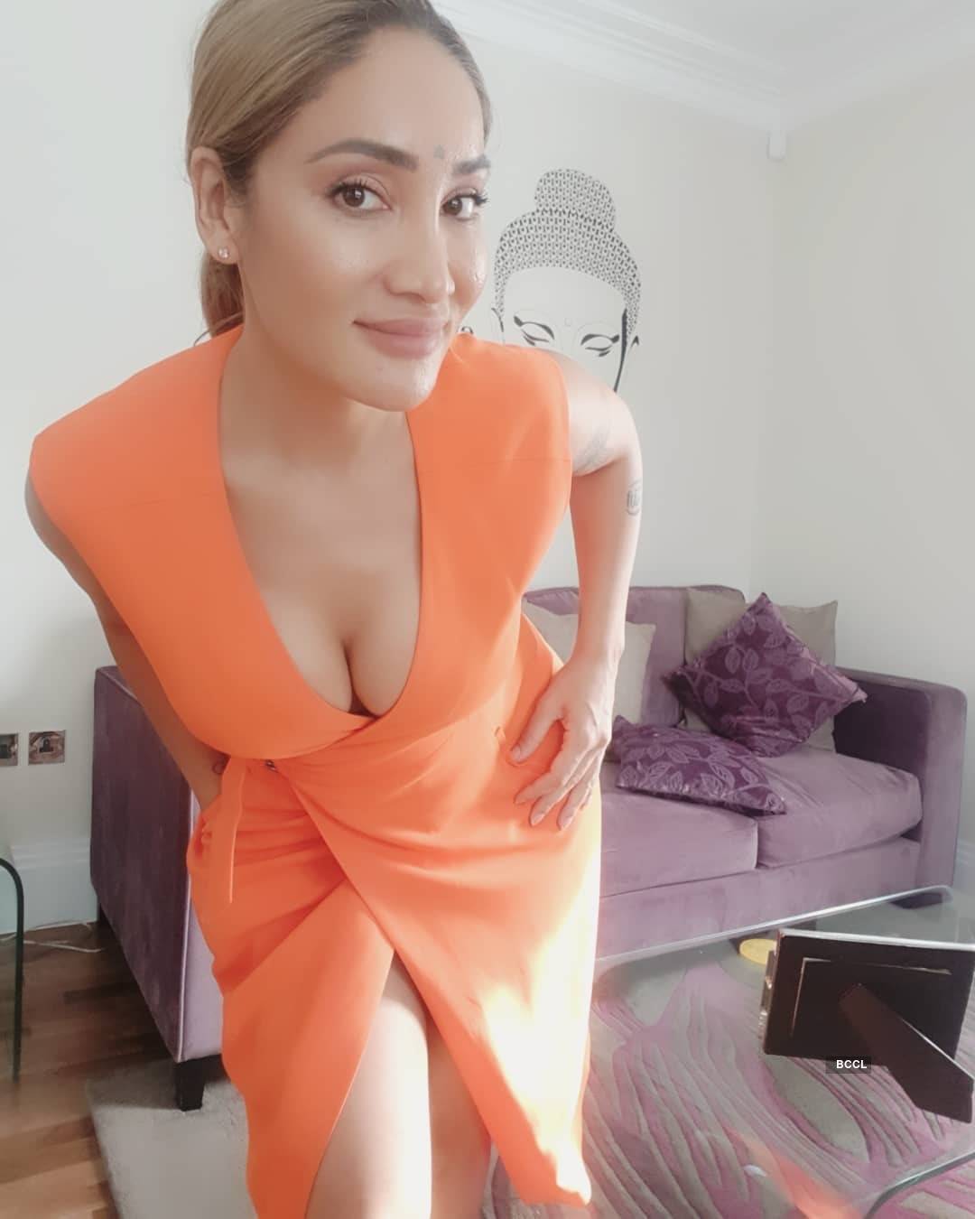 Sofia Hayat says, “Salman cover up or no one will marry you”; gets trolled