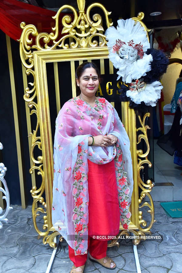 Shailaja Prasad celebrates 20th anniversary of her boutique