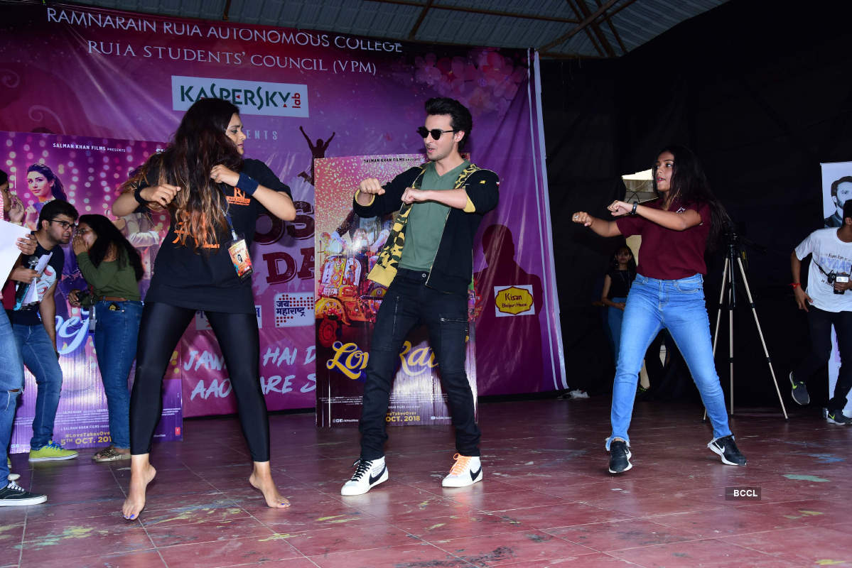 Aayush Sharma shakes a leg with students during the promotion of ...