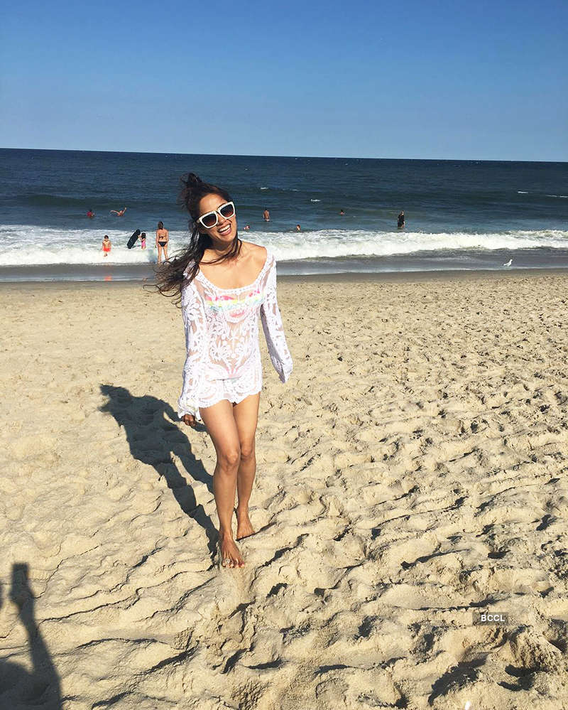 ‘Chak De! India’ actress Vidya Malavade is raising temperatures with her vacation pictures