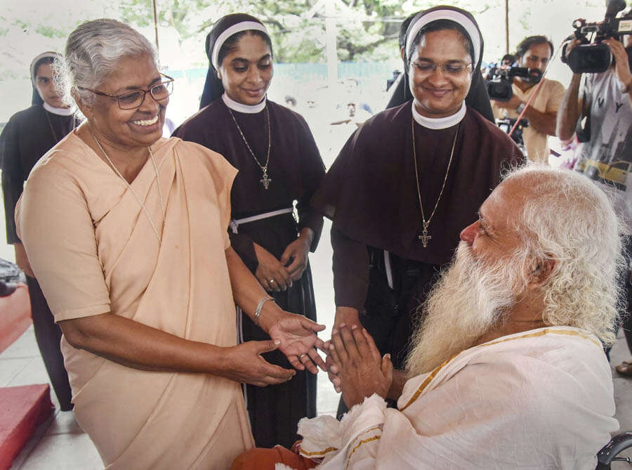 Kerala nuns continue sit-in protest over rape case