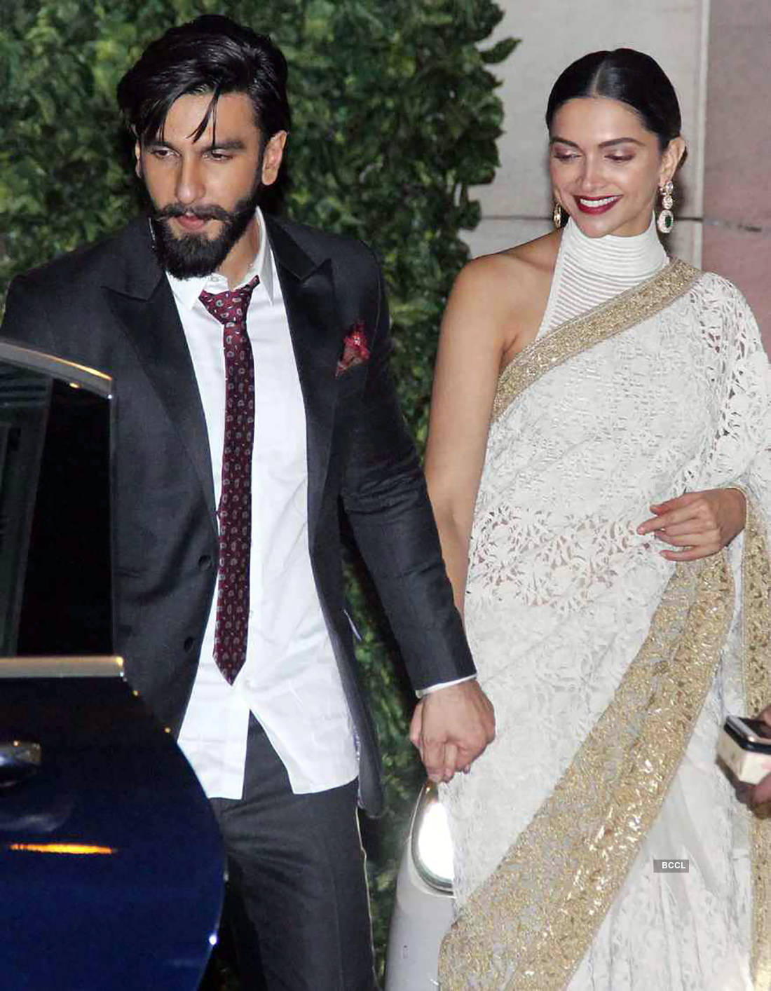 Deepika Padukone and Ranveer Singh share pictures from their Sindhi wedding ceremony