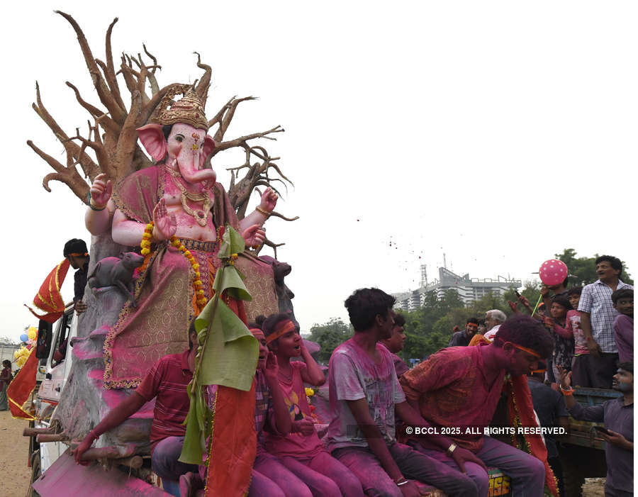 Ganesh Chaturthi culminates with immersion of idols