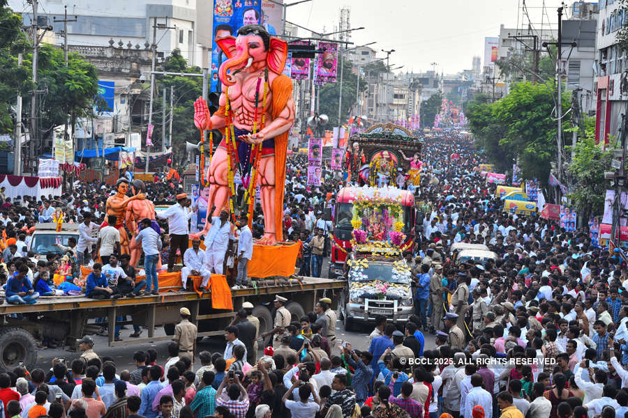 Ganesh Chaturthi culminates with immersion of idols