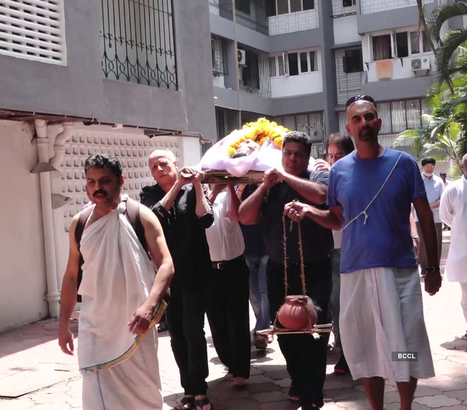 Shabana Azmi, Mahesh Bhatt and others pay last respects to Kalpana Lajmi