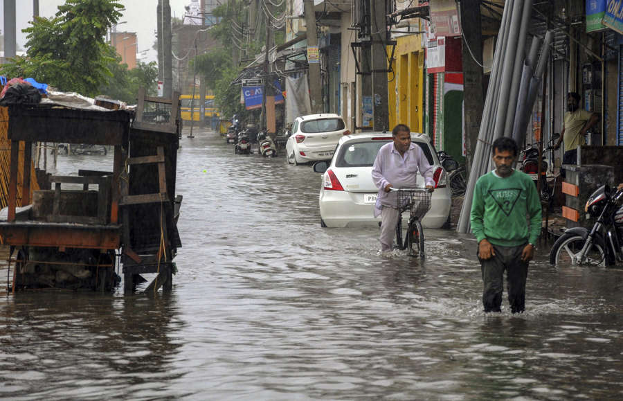 Rains continue to lash Punjab, govt issues red alert