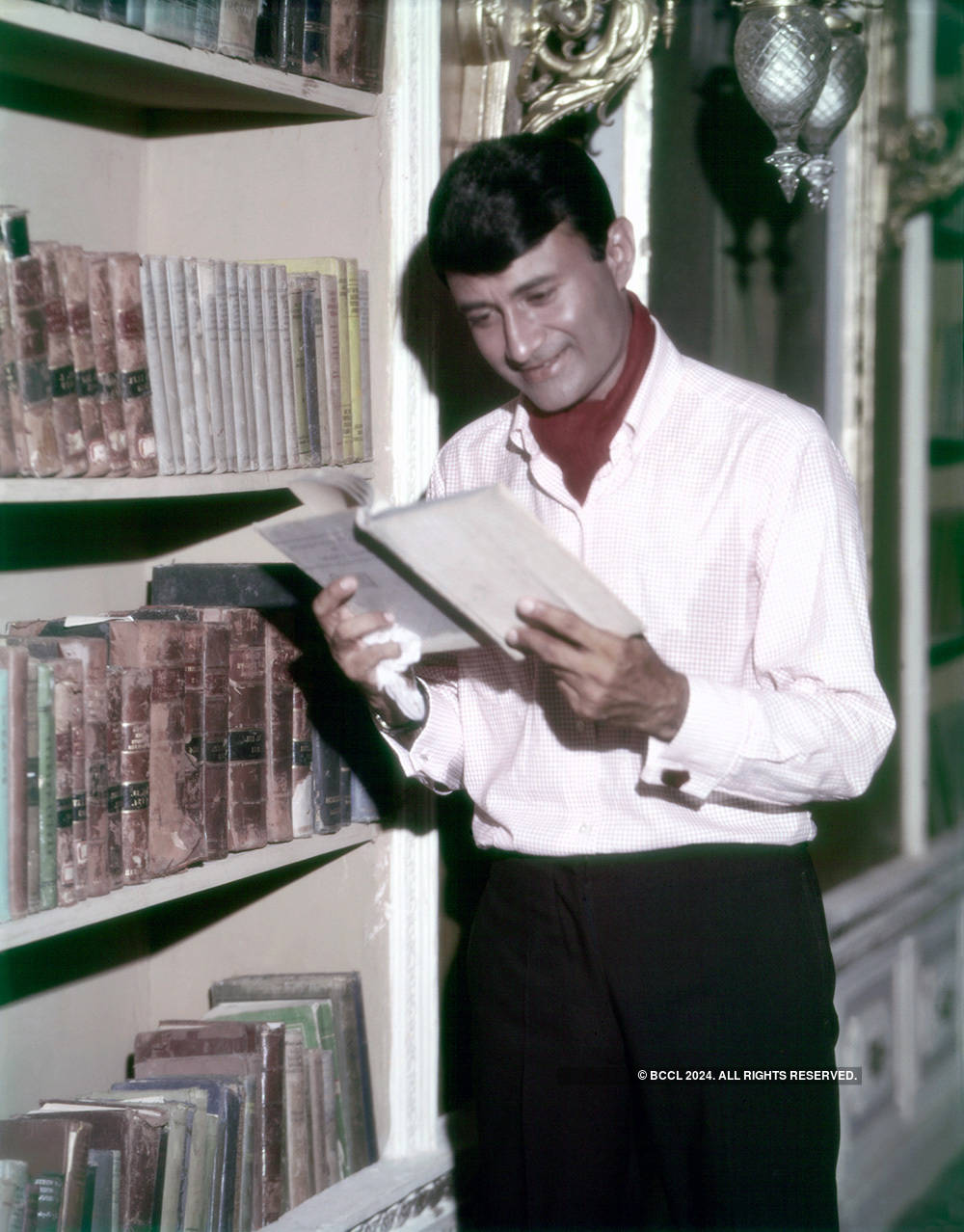 Rare and unseen pictures of legendary actor Dev Anand