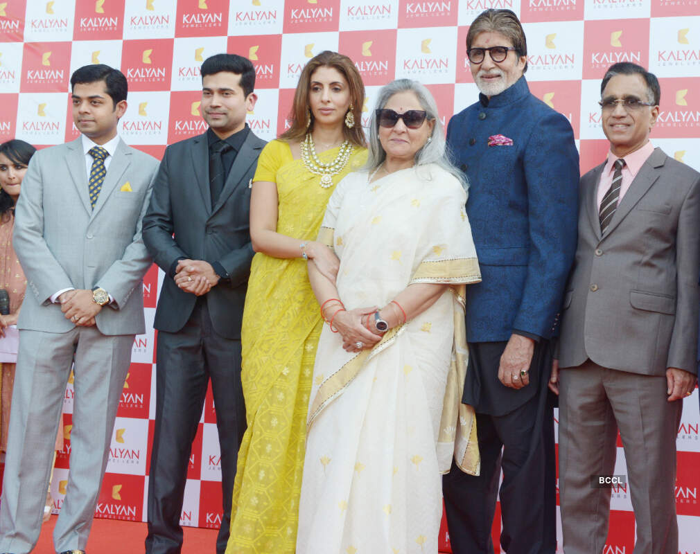 Rajesh Kalyanaraman, Ramesh Kalyanaraman, Shweta Bachchan Nanda, Jaya Bachchan, Amitabh Bachchan and T.S. Kalyanaraman 