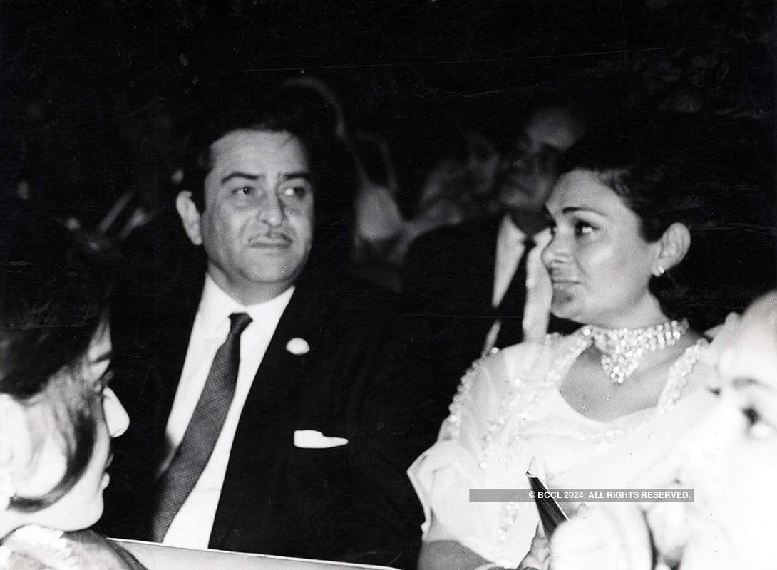 Rare and unseen pictures of Krishna Raj Kapoor, who passed away at 87