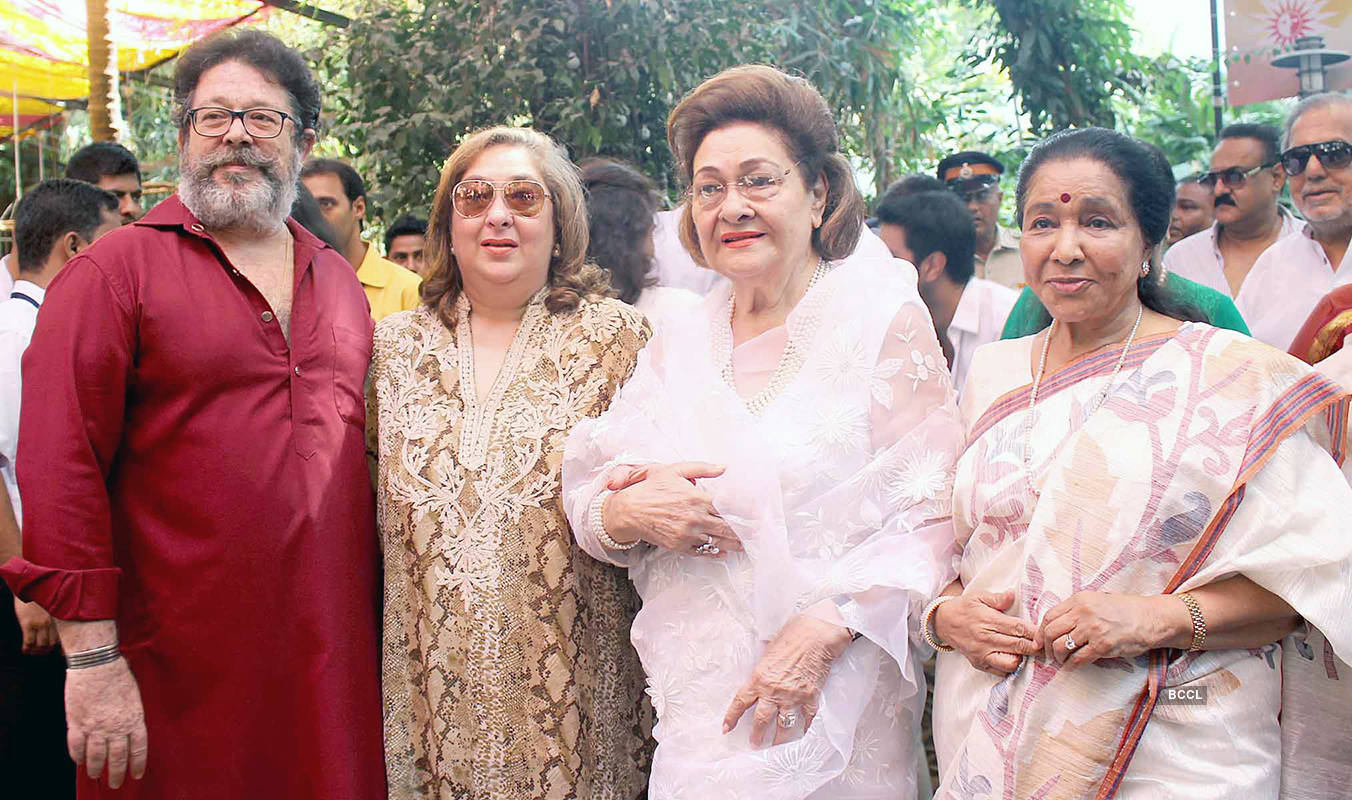 Rare and unseen pictures of Krishna Raj Kapoor, who passed away at 87
