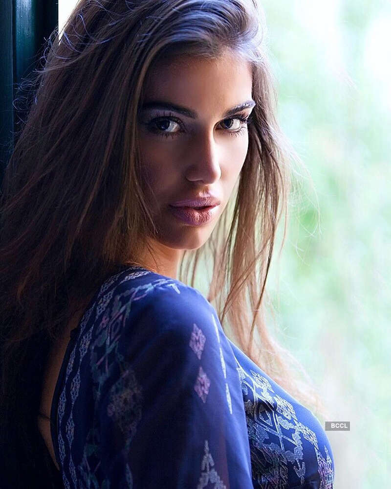 Ioanna Bella crowned Miss Universe Greece 2018