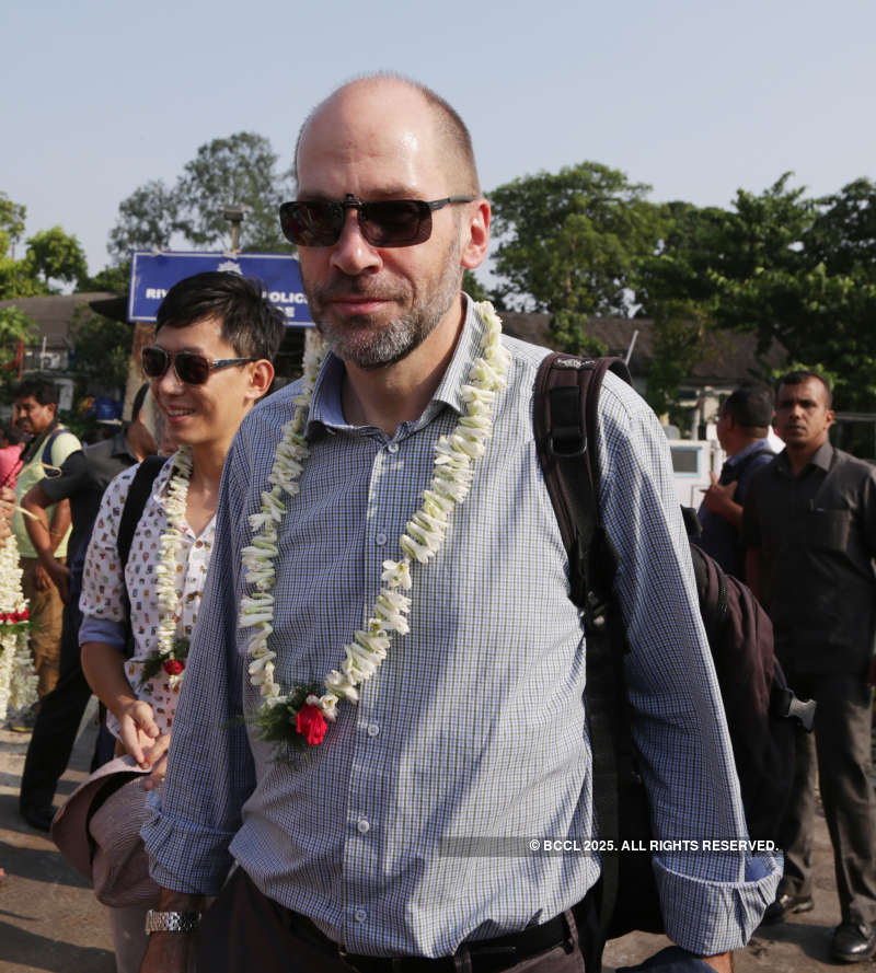 Diplomats' pre-Puja tour