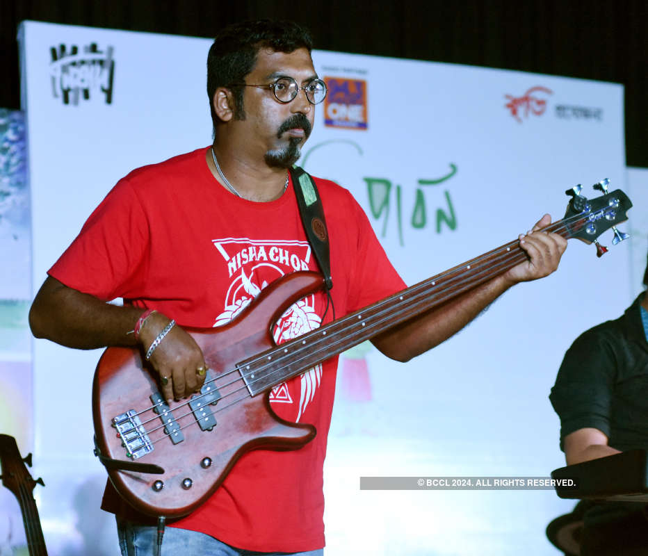 Upal Sengupta performs at Puchki Parbon