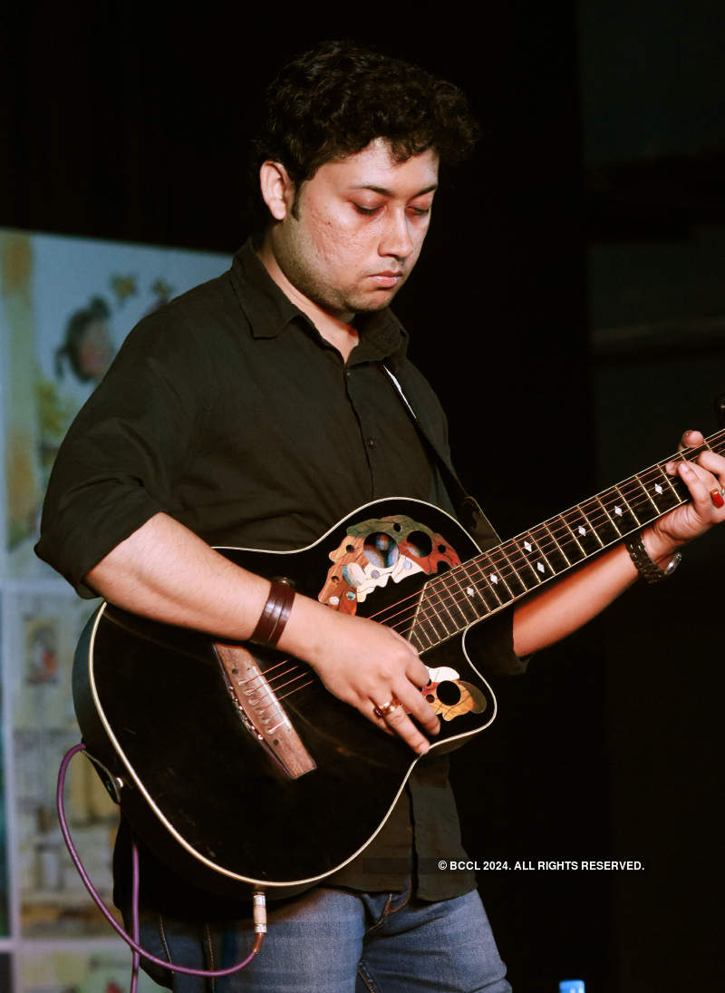 Upal Sengupta performs at Puchki Parbon