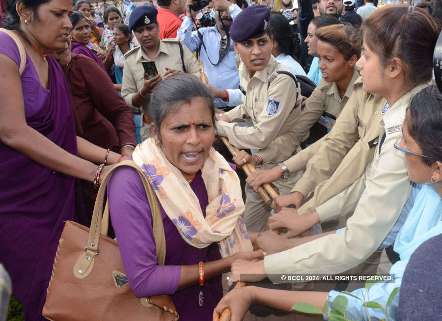 ASHA, USHA workers’ protest turns violent in Bhopal