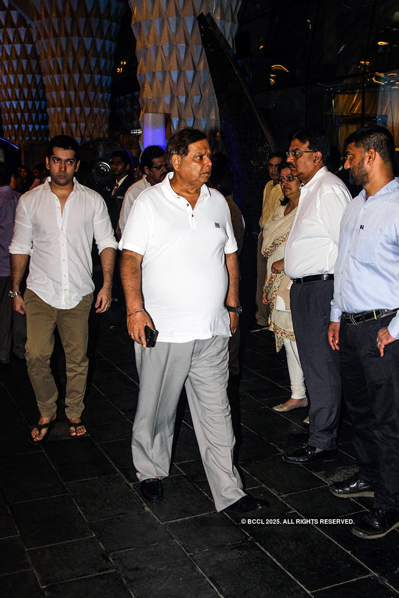 Bollywood celebrities join Kapoor khandaan at Krishna Raj Kapoor’s prayer meet