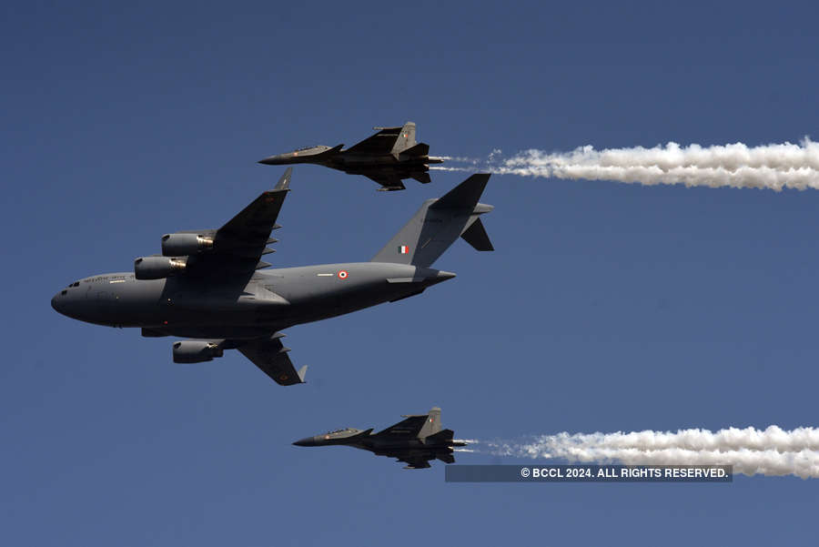 Pilots perform awe-inspiring stunts at Air Force Day celebrations